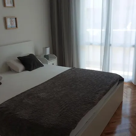 In Split-free Parking *