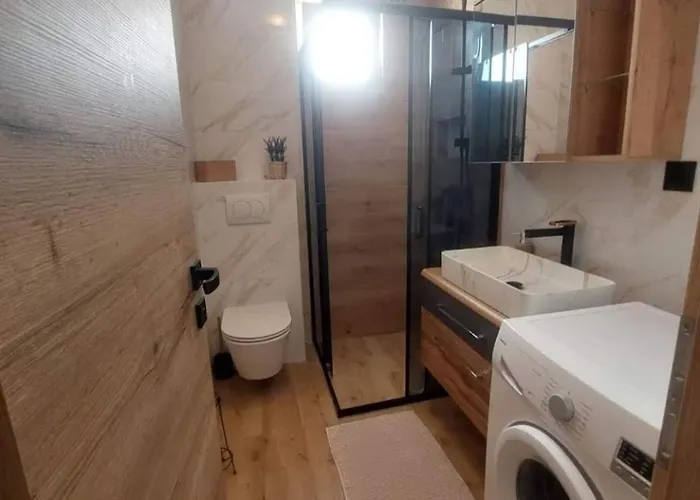 アパート In Split-free Parking