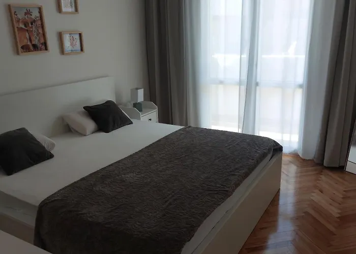 In Split-free Parking *